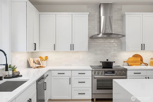 21243 59th Lane W, Mountlake Terrace, WA 98043