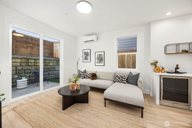 21243 59th Lane W, Mountlake Terrace, WA 98043