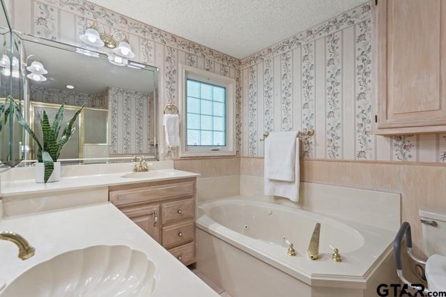 1656 Pineview Lane, Hideaway, TX 75771