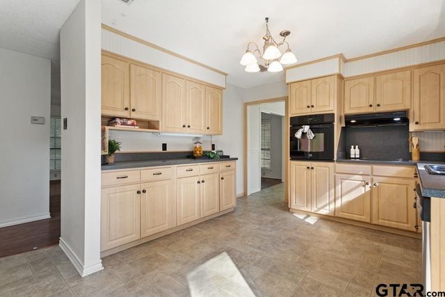 1656 Pineview Lane, Hideaway, TX 75771