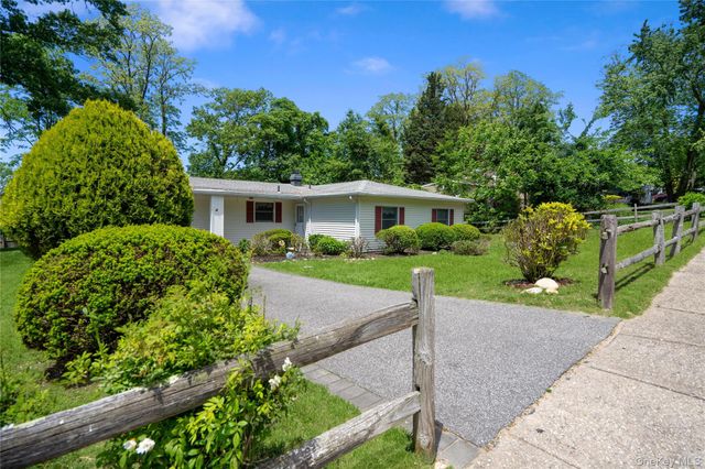 14 Campus Drive, Farmingville, NY 11738