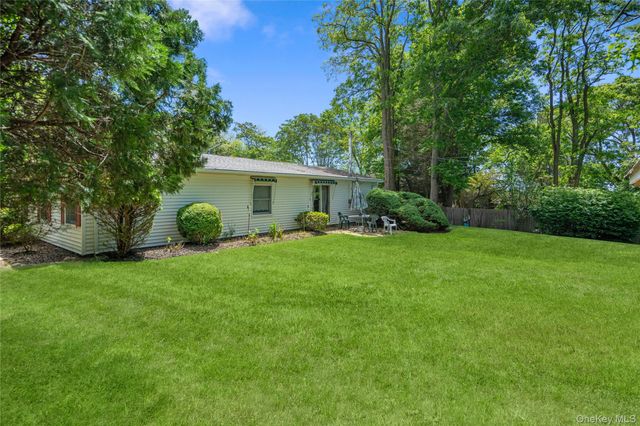 14 Campus Drive, Farmingville, NY 11738