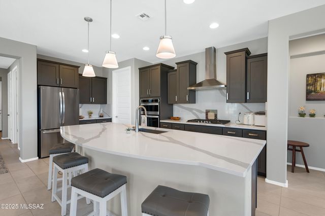 6809 W Cape Royal Place, Marana, AZ 85658