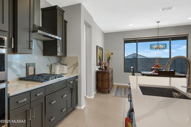 6809 W Cape Royal Place, Marana, AZ 85658