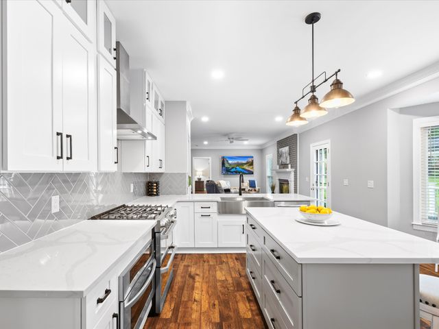 2207 Oakwood Ct, Franklin, TN 37064