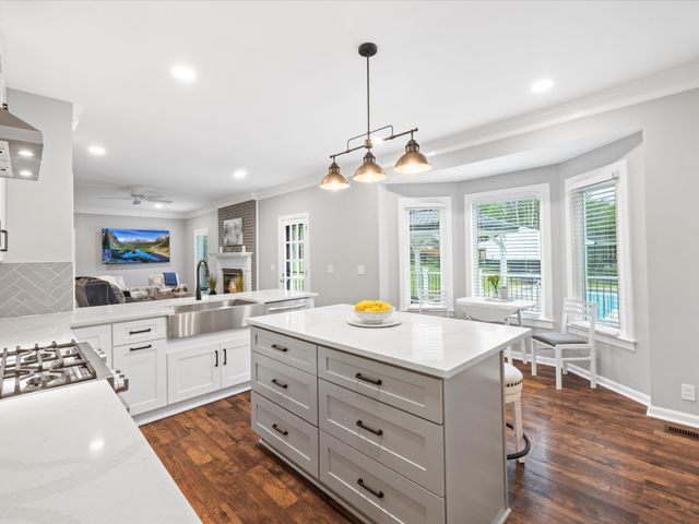 2207 Oakwood Ct, Franklin, TN 37064