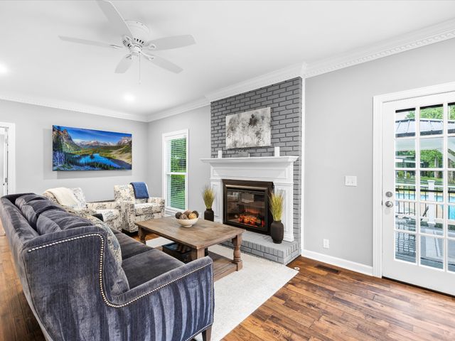 2207 Oakwood Ct, Franklin, TN 37064