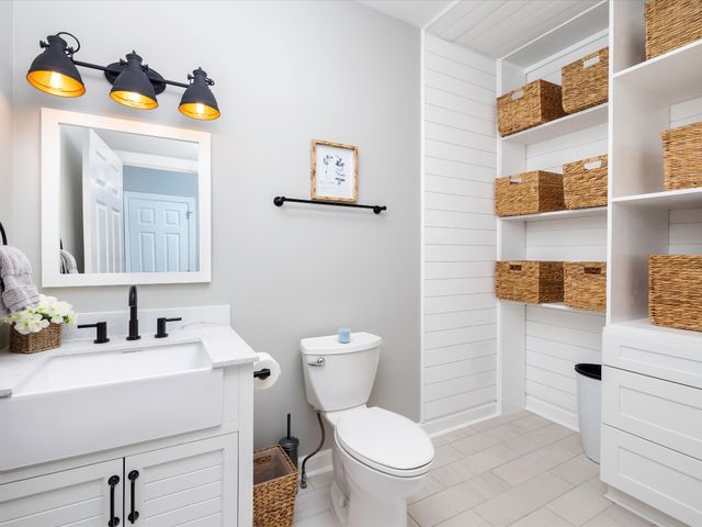 2207 Oakwood Ct, Franklin, TN 37064