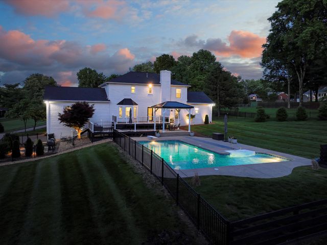 2207 Oakwood Ct, Franklin, TN 37064