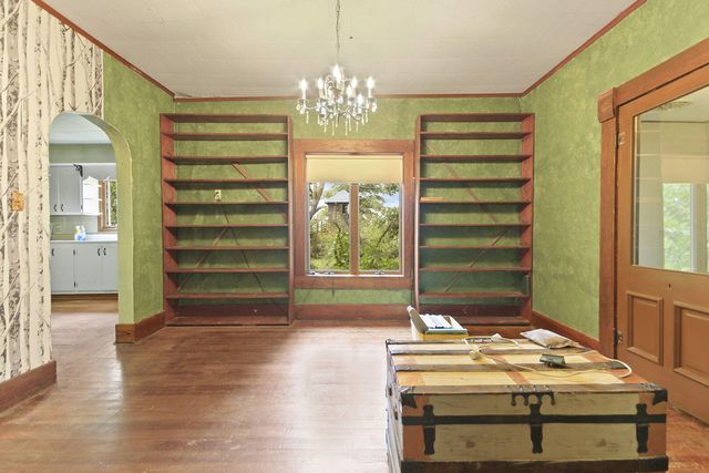 10450 E HWY CC, Centralia, MO 65240