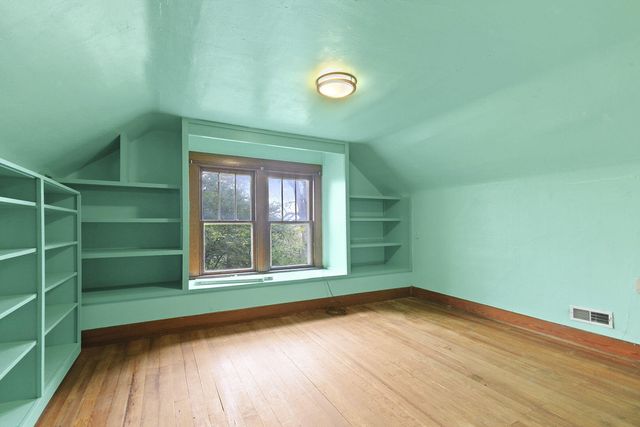 10450 E HWY CC, Centralia, MO 65240