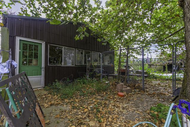 10450 E HWY CC, Centralia, MO 65240