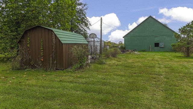 10450 E HWY CC, Centralia, MO 65240