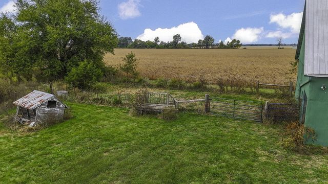 10450 E HWY CC, Centralia, MO 65240