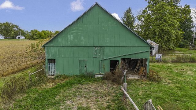 10450 E HWY CC, Centralia, MO 65240