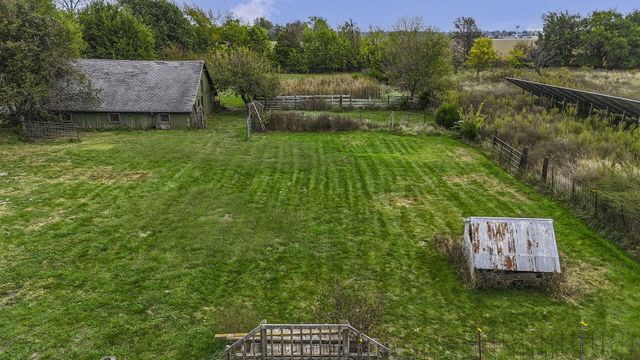 10450 E HWY CC, Centralia, MO 65240