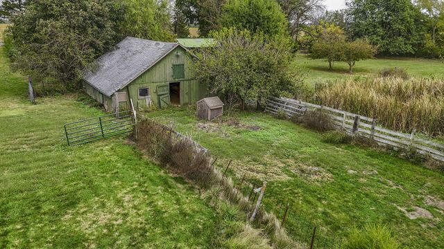 10450 E HWY CC, Centralia, MO 65240