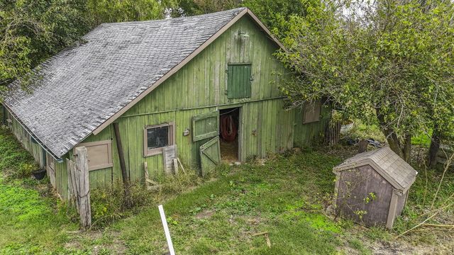 10450 E HWY CC, Centralia, MO 65240