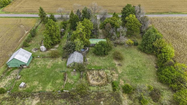 10450 E HWY CC, Centralia, MO 65240