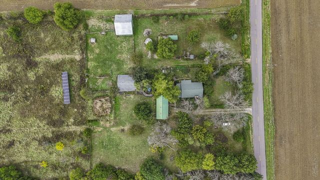 10450 E HWY CC, Centralia, MO 65240