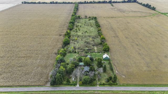 10450 E HWY CC, Centralia, MO 65240