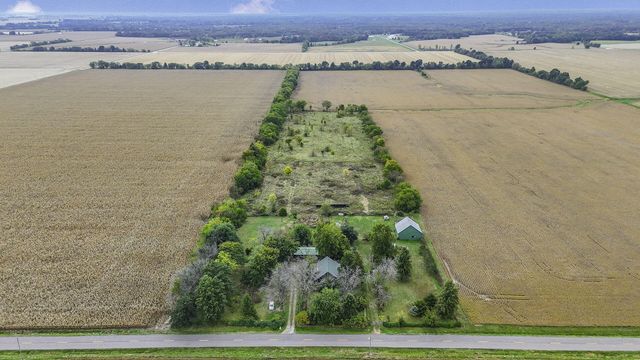 10450 E HWY CC, Centralia, MO 65240