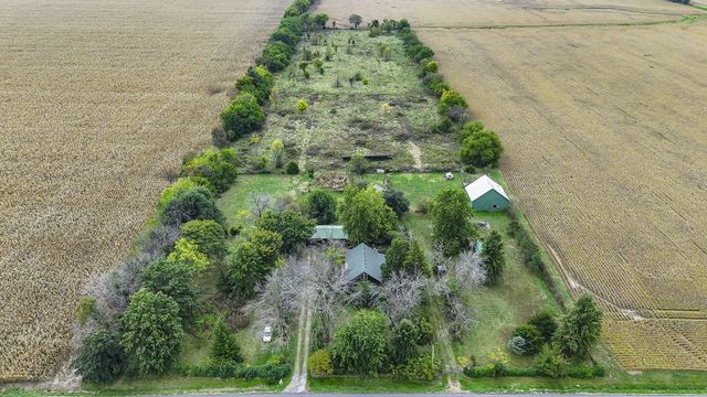 10450 E HWY CC, Centralia, MO 65240