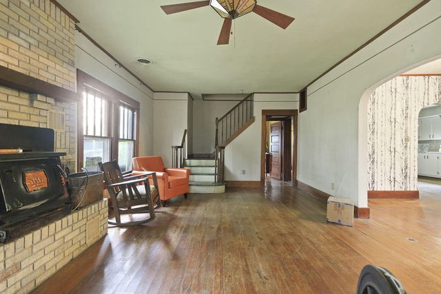 10450 E HWY CC, Centralia, MO 65240