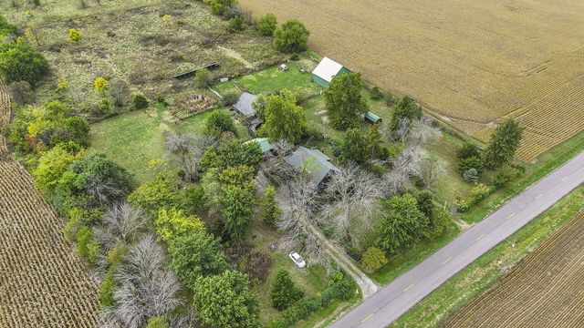 10450 E HWY CC, Centralia, MO 65240