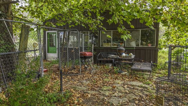 10450 E HWY CC, Centralia, MO 65240