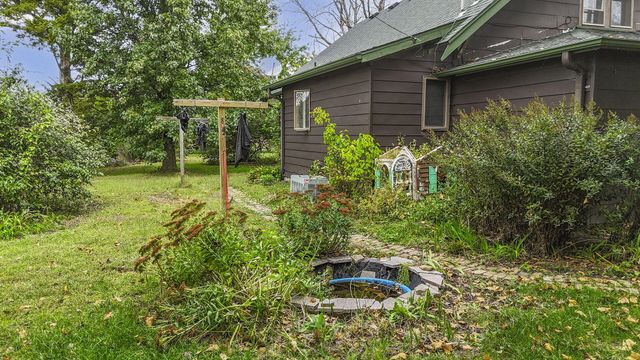 10450 E HWY CC, Centralia, MO 65240