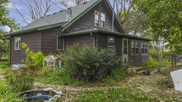 10450 E HWY CC, Centralia, MO 65240