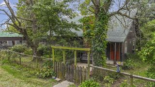 10450 E HWY CC, Centralia, MO 65240