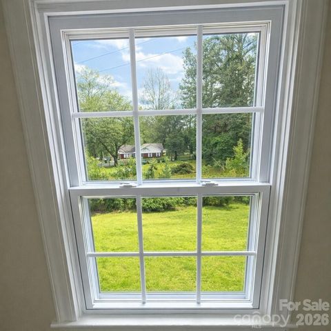 926 S York Street, Gastonia, NC 28052