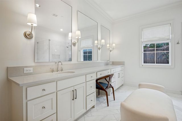 4624 S Versailles Avenue, Highland Park, TX 75209
