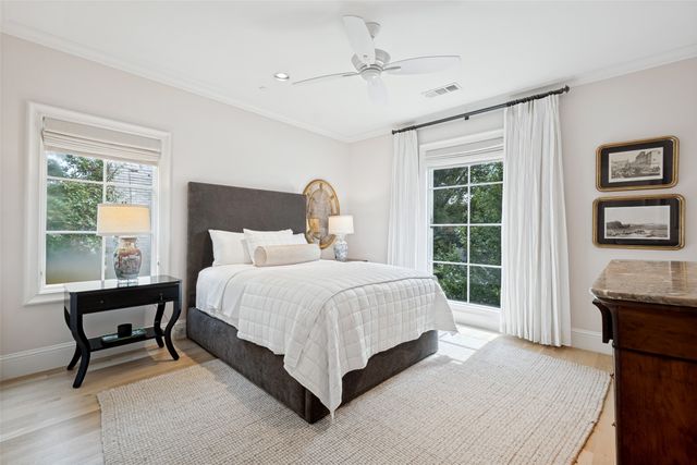 4624 S Versailles Avenue, Highland Park, TX 75209