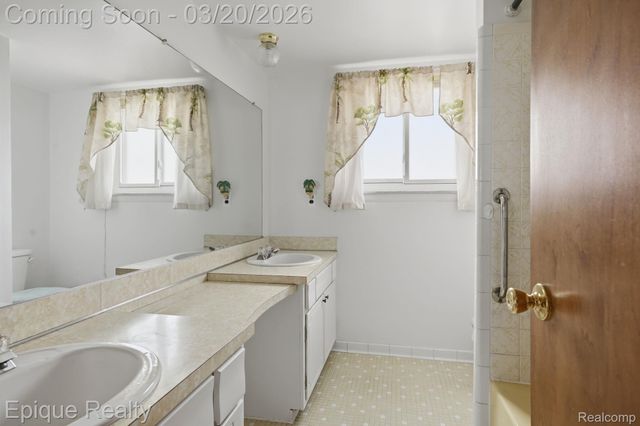 4272 Gunther Drive, Sterling Heights, MI 48310