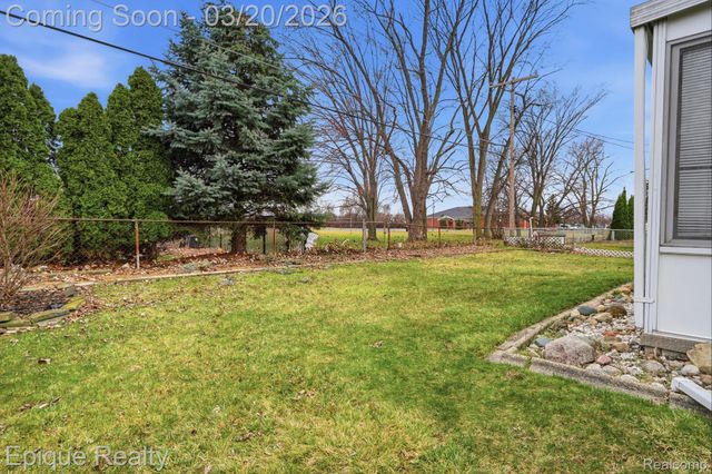 4272 Gunther Drive, Sterling Heights, MI 48310