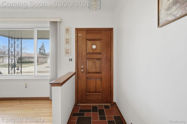 4272 Gunther Drive, Sterling Heights, MI 48310