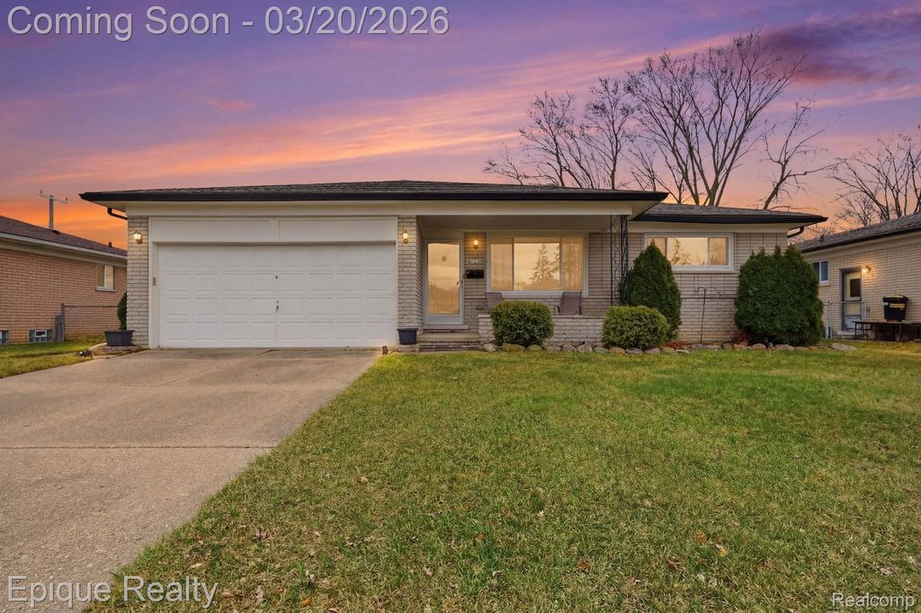 4272 Gunther Drive, Sterling Heights, MI 48310