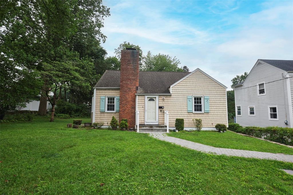 130 Seacord Road, New Rochelle, NY 10804