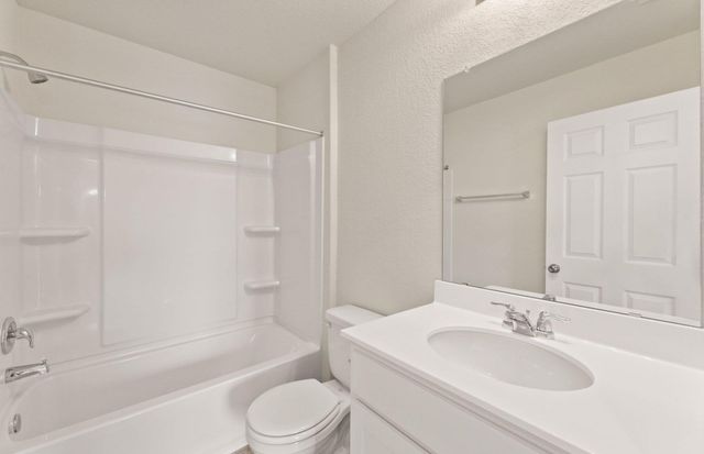 425 Ibis Falls LOOP, Jarrell, TX 76537