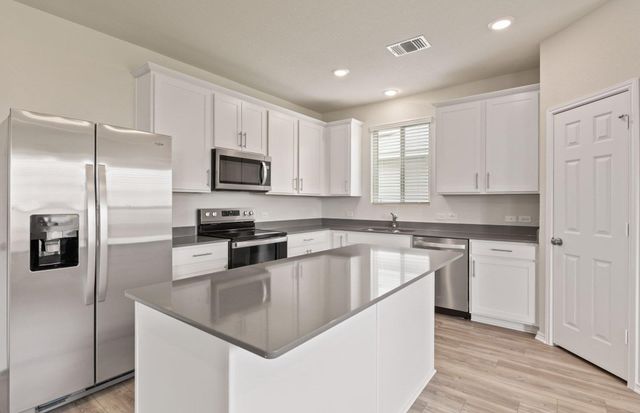425 Ibis Falls LOOP, Jarrell, TX 76537