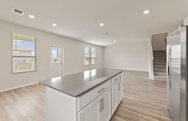 425 Ibis Falls LOOP, Jarrell, TX 76537