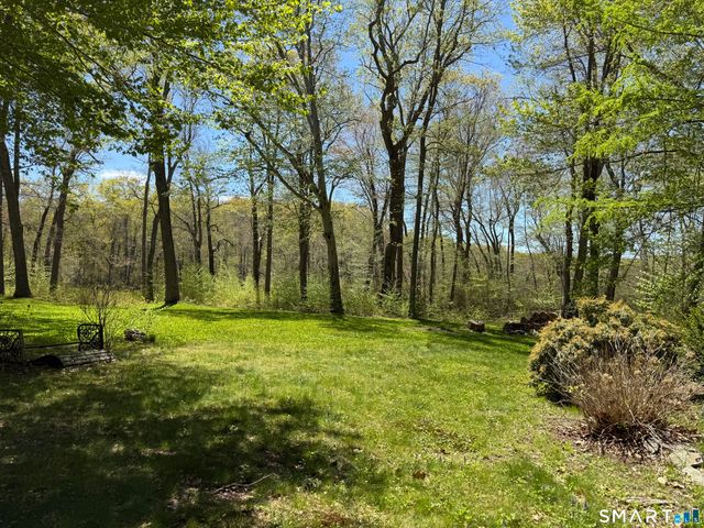 24 Oak Road, Montville, CT 06370