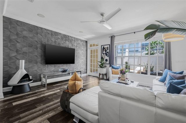 313 INNER HARBOUR CIRCLE, Tampa, FL 33602