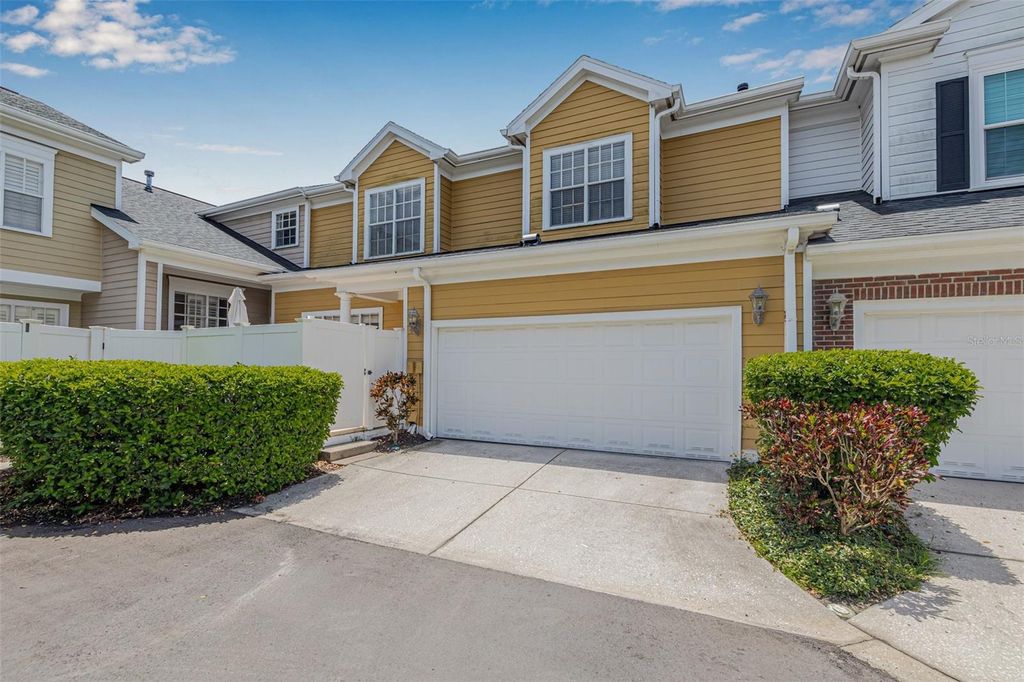 Image 41 of property listing at 313 INNER HARBOUR CIRCLE, Tampa, FL 33602