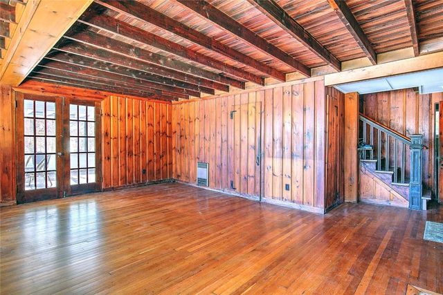74 ADAMS POINT Road, Barrington, RI 02806