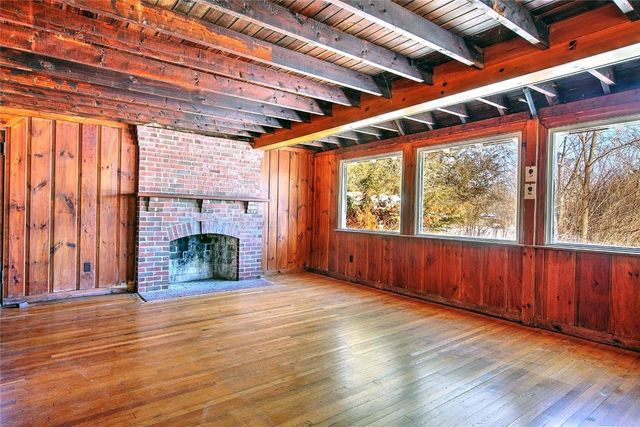 74 ADAMS POINT Road, Barrington, RI 02806