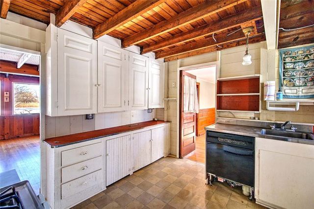 74 ADAMS POINT Road, Barrington, RI 02806